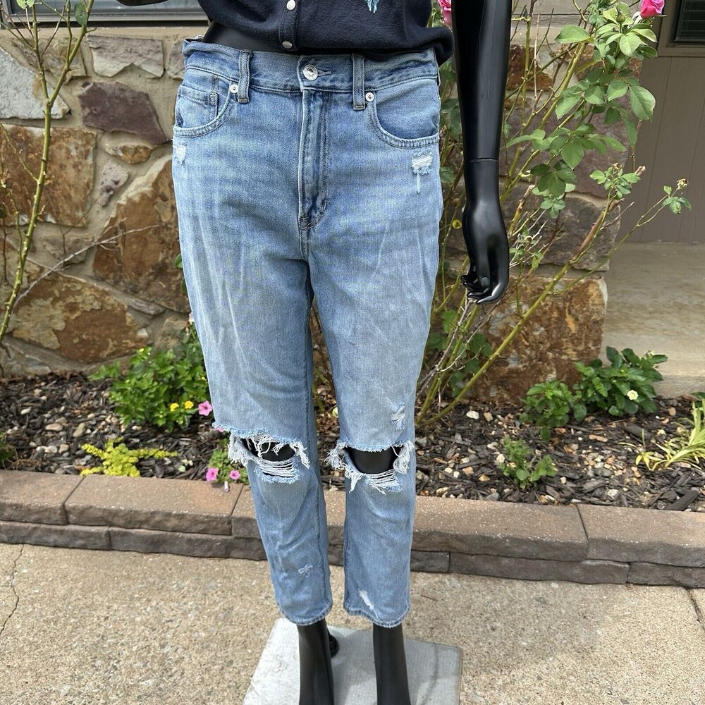 American Eagle Jeans Womens SIze 6 Mom Ripped Knees Medium Wash Straight Denim